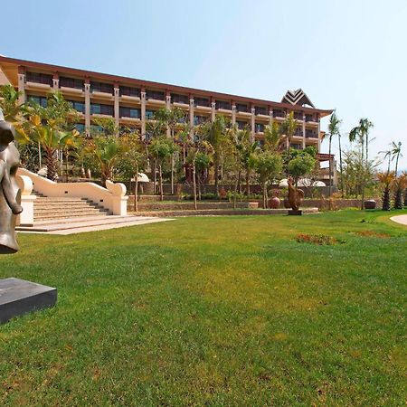 Sheraton Grand Xishuangbanna Hotel Jinghong Exterior photo