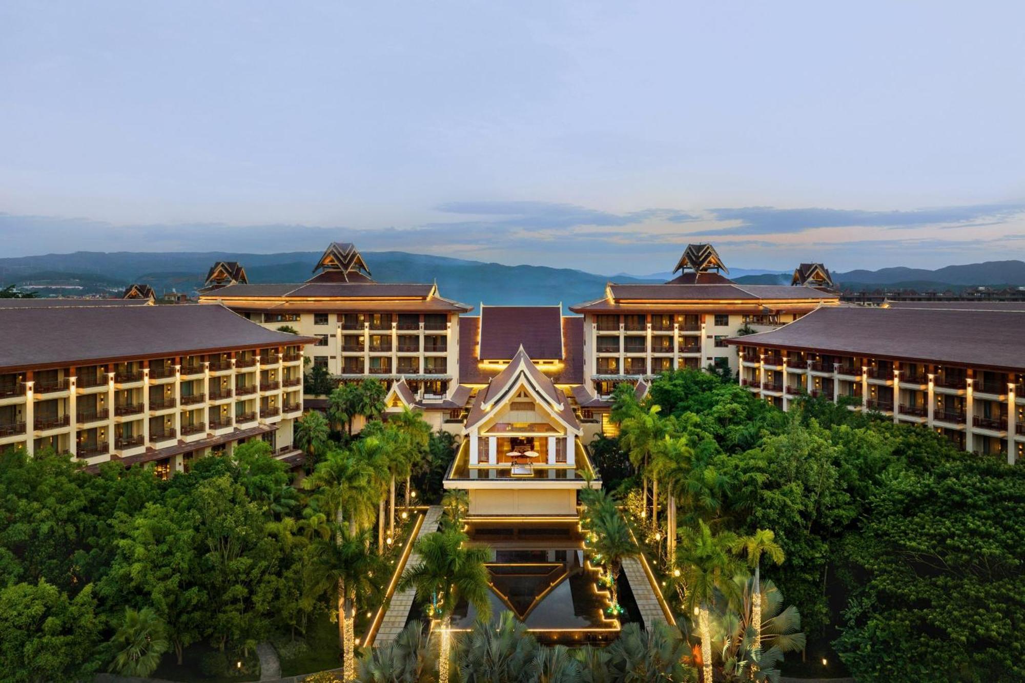Sheraton Grand Xishuangbanna Hotel Jinghong Exterior photo