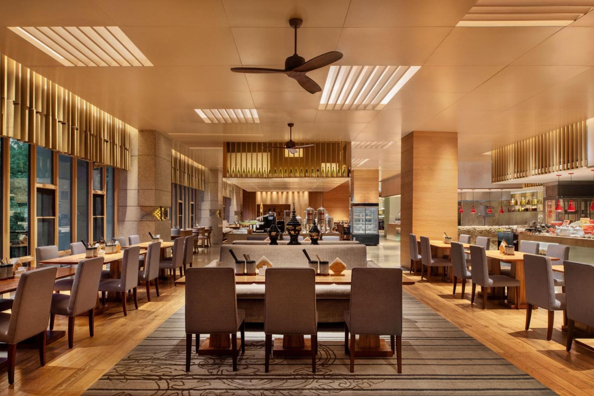 Sheraton Grand Xishuangbanna Hotel Jinghong Exterior photo