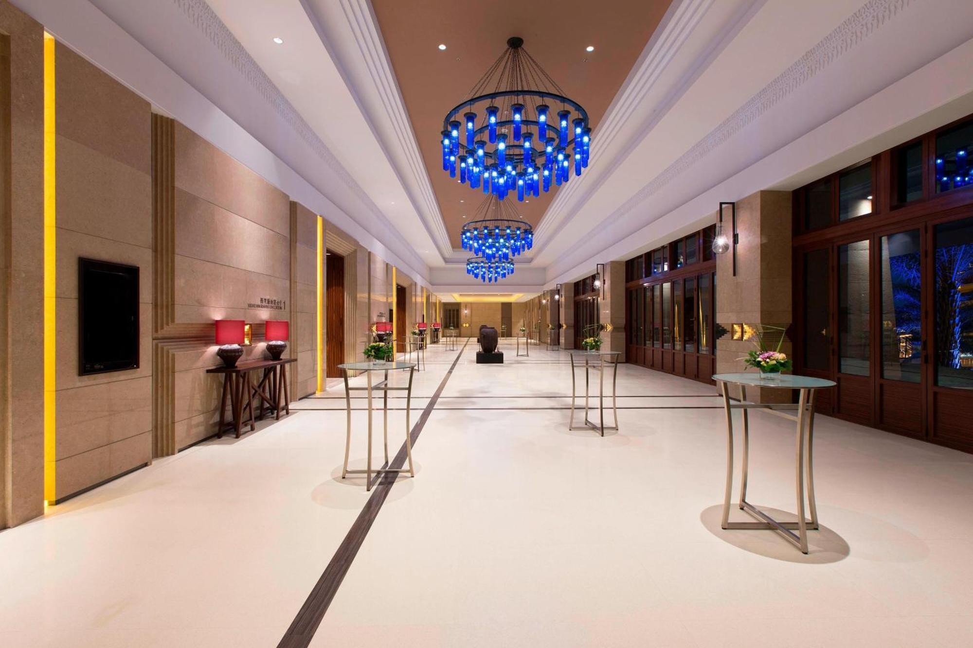 Sheraton Grand Xishuangbanna Hotel Jinghong Exterior photo