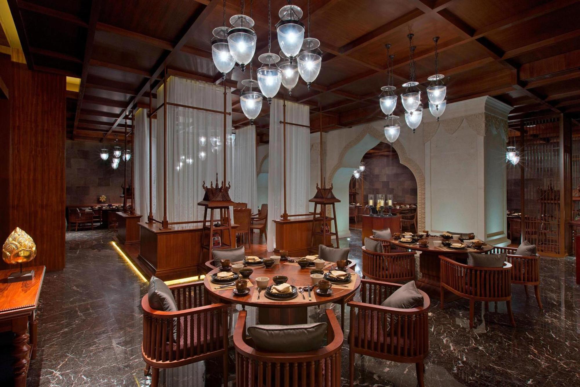 Sheraton Grand Xishuangbanna Hotel Jinghong Exterior photo