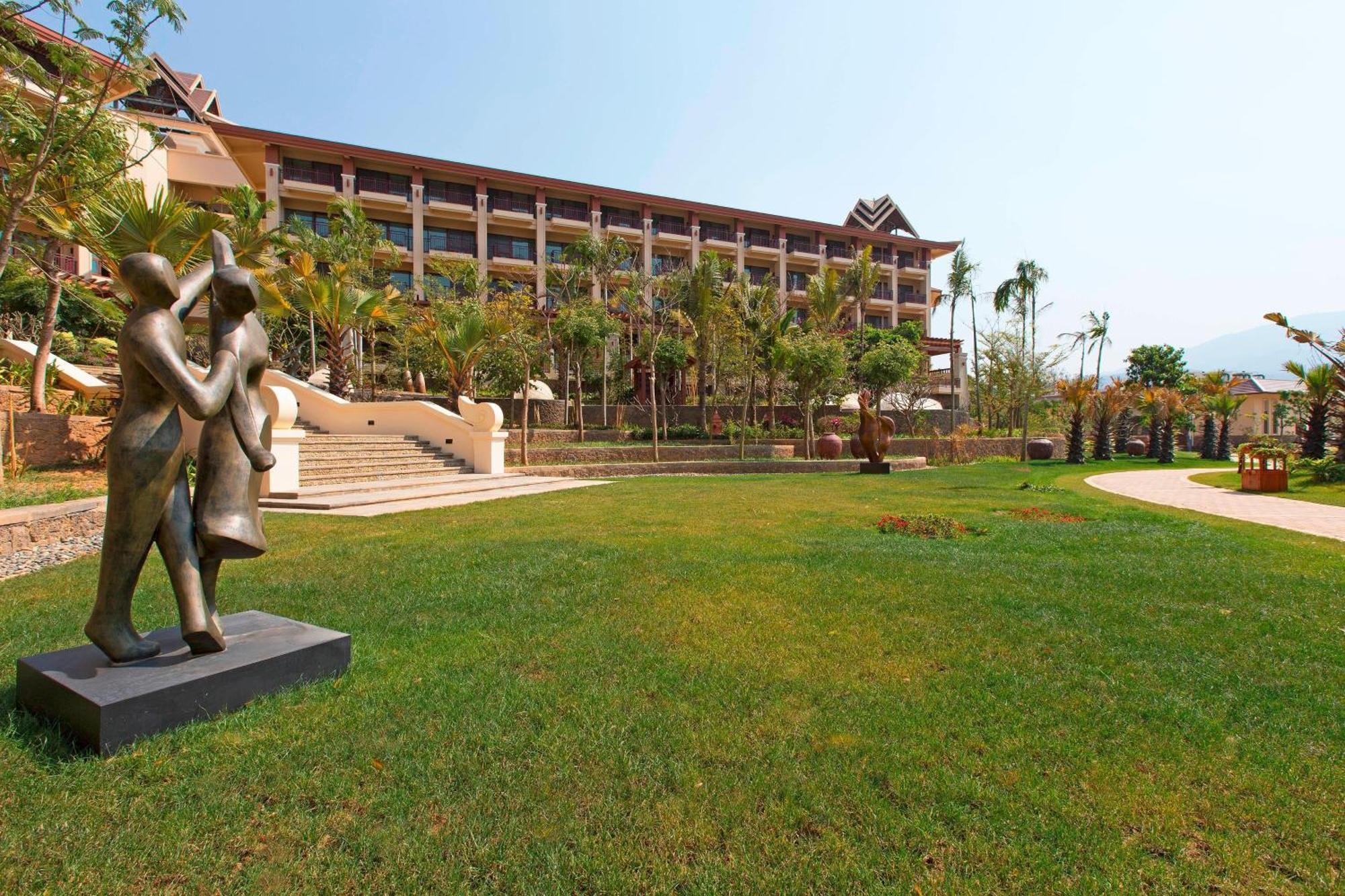 Sheraton Grand Xishuangbanna Hotel Jinghong Exterior photo
